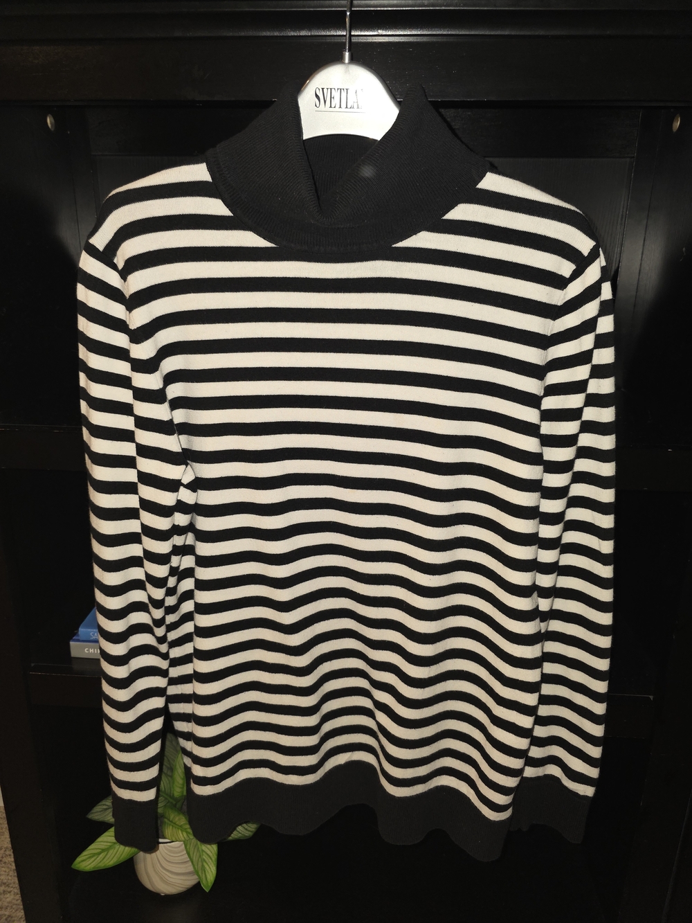 Tommy Hilfiger Striped Black & White Turtleneck Sweater Size L PTP 21 IN